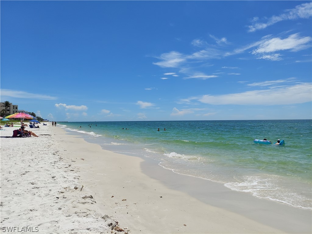 2555 Tamiami Trail N #204 Naples FL 34103 223000190 image1