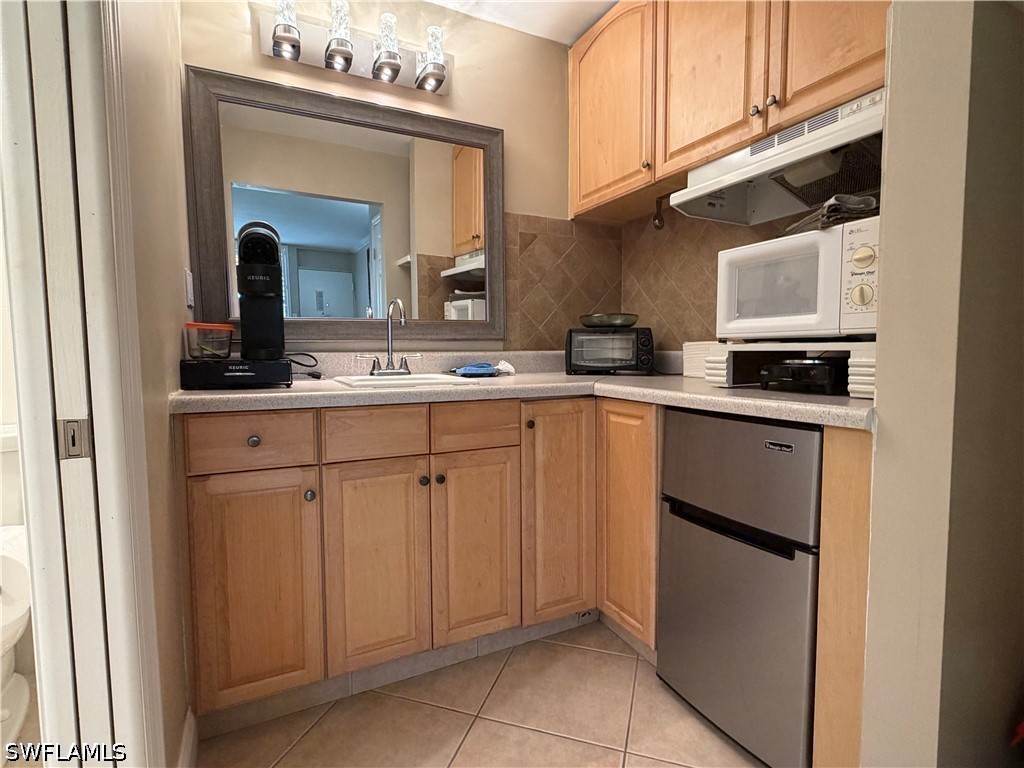 2555 Tamiami Trail N #238 Naples FL 34103 226018958 image2
