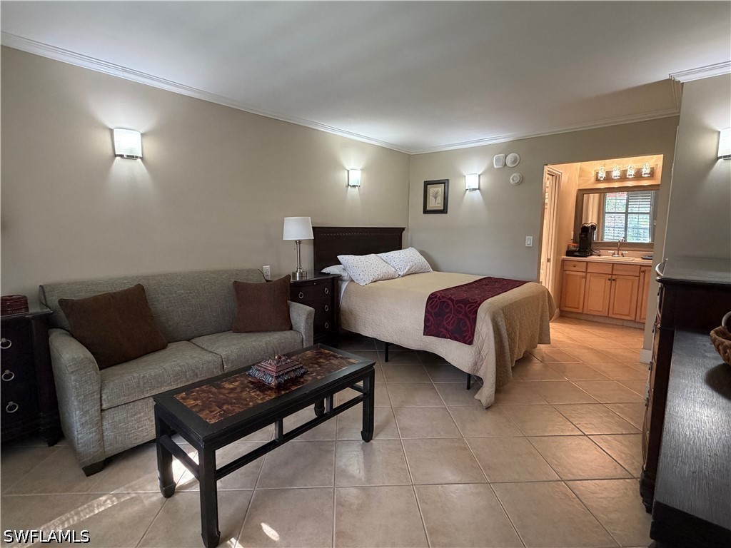 2555 Tamiami Trail N #238 Naples FL 34103 226018958 image3