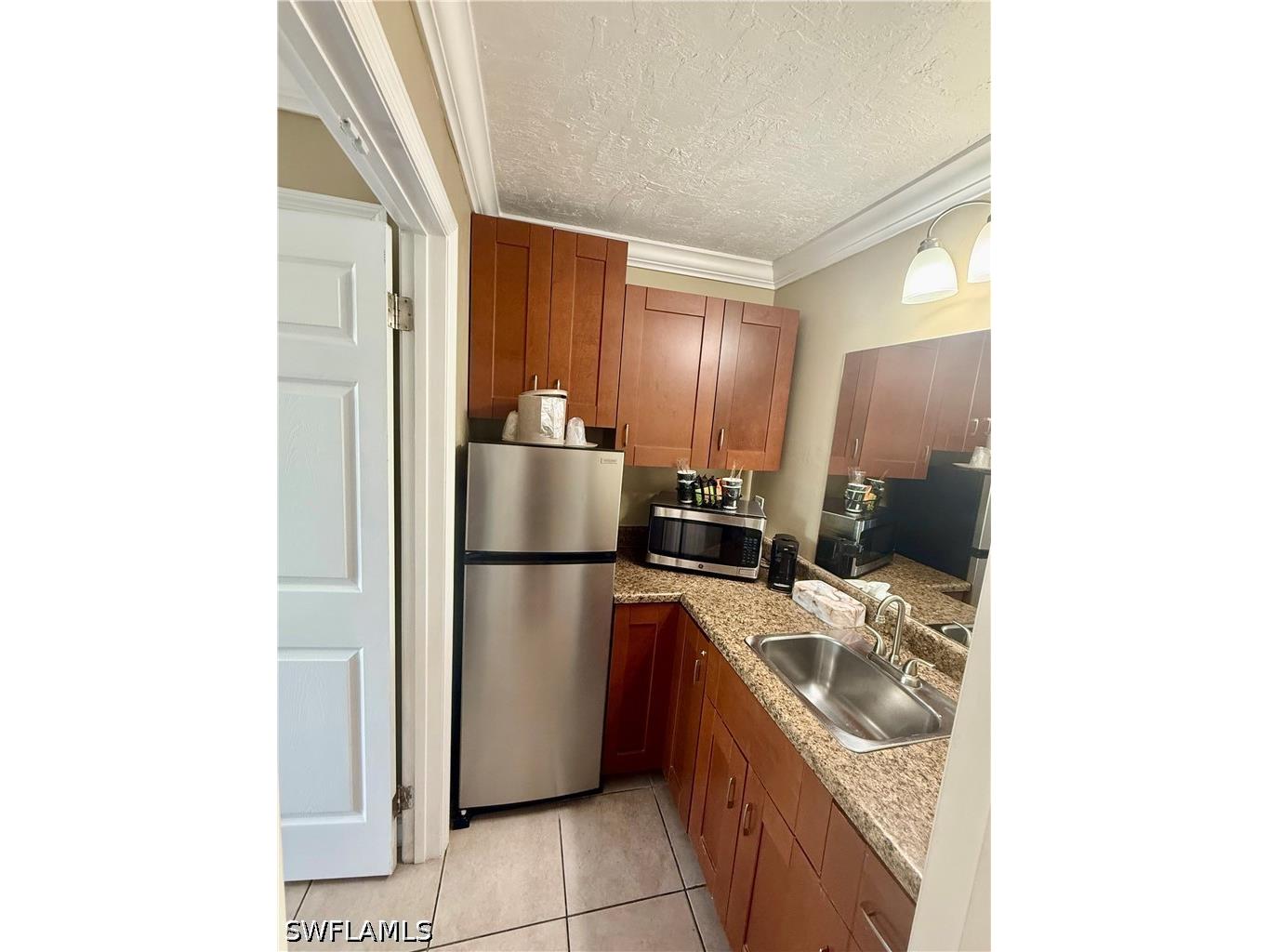2555 Tamiami Trail N #250 Naples FL 34103 226016677 image6