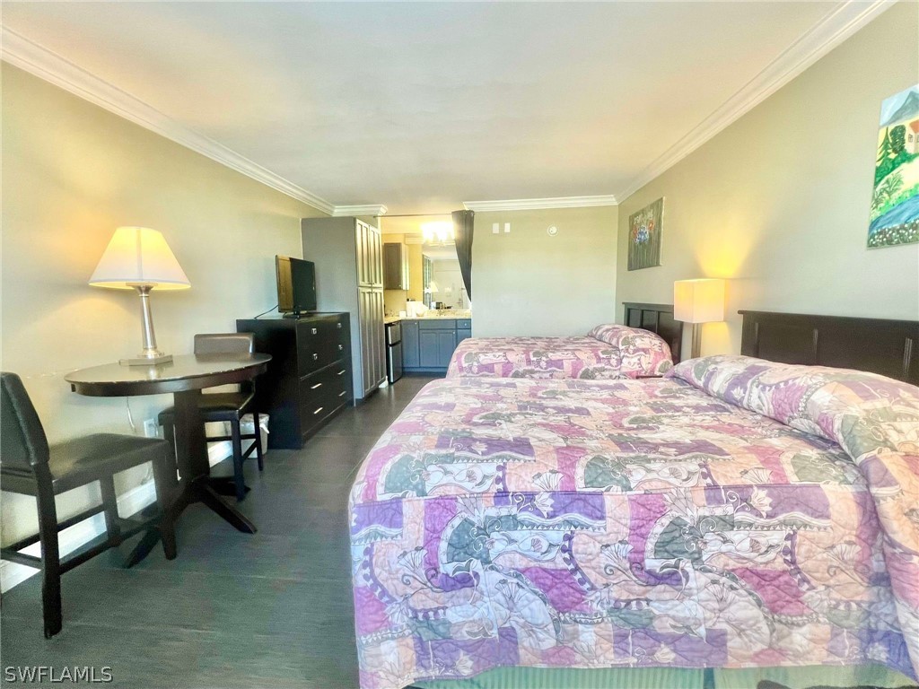 2555 Tamiami Trail N #252 Naples FL 34103 224057772 image1