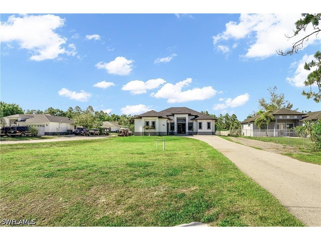 2557 29th Avenue NE Naples FL 34120 226018414 image1