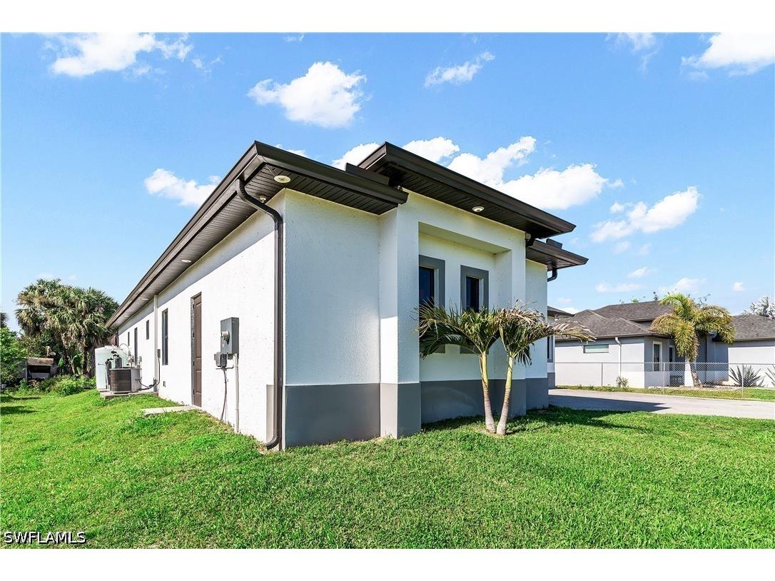 2557 29th Avenue NE Naples FL 34120 226018414 image6