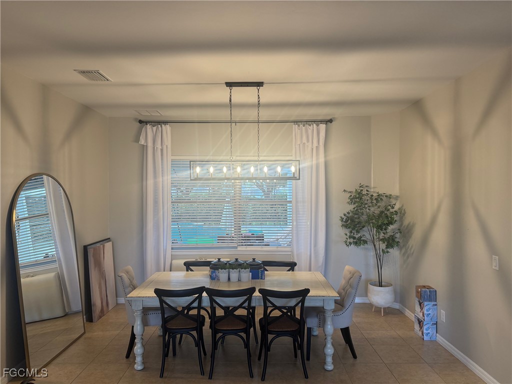 2557 Ashbury Circle Cape Coral FL 33991 2025019524 image3