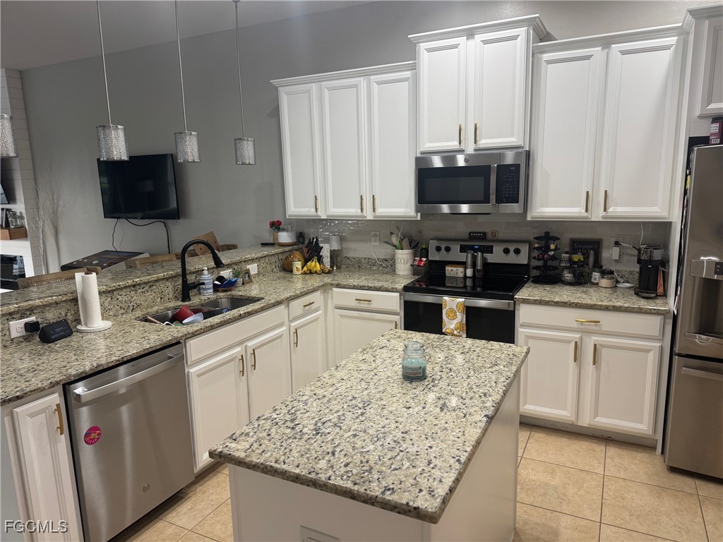 2557 Ashbury Circle Cape Coral FL 33991 2025019524 image5