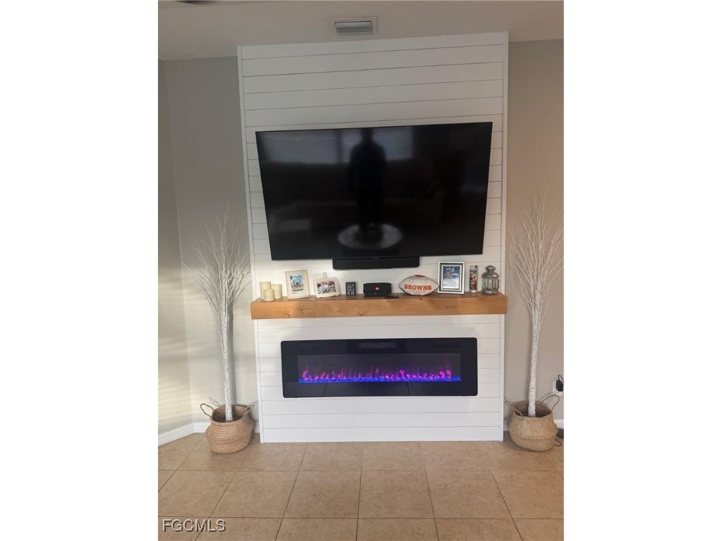 2557 Ashbury Circle Cape Coral FL 33991 2025019524 image6