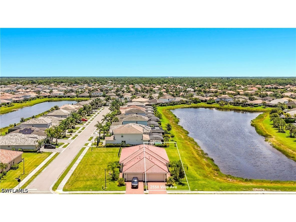 2558 Vine Avenue Naples FL 34120 226021688 image2