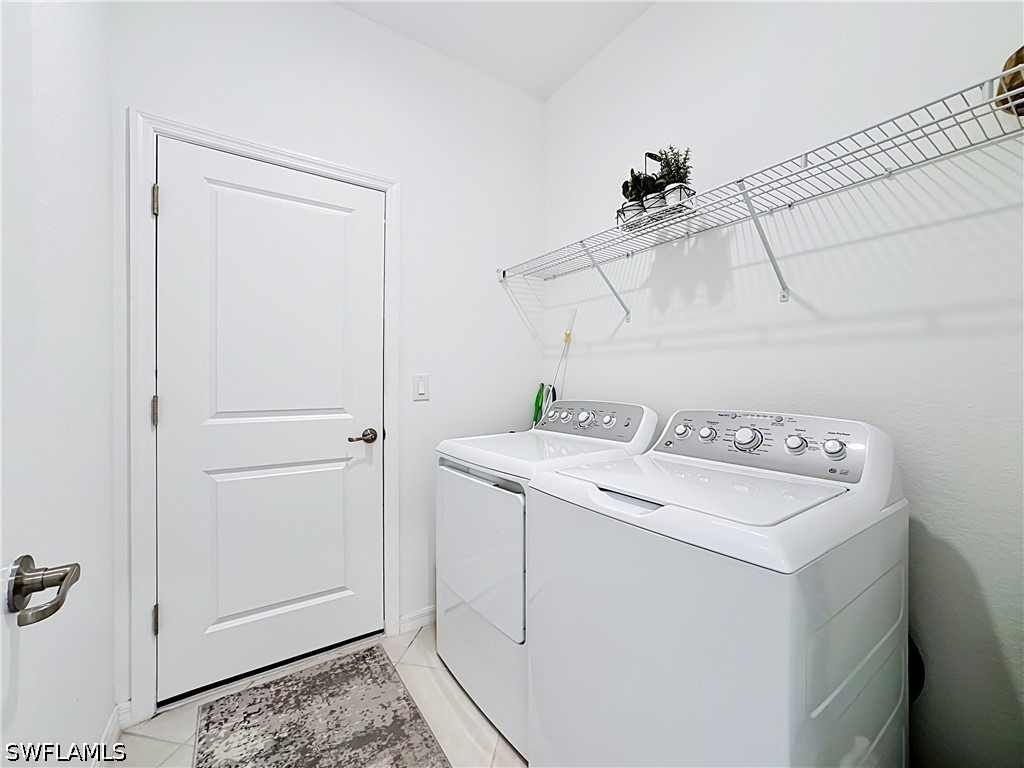 2558 Vine Avenue Naples FL 34120 226021688 image34