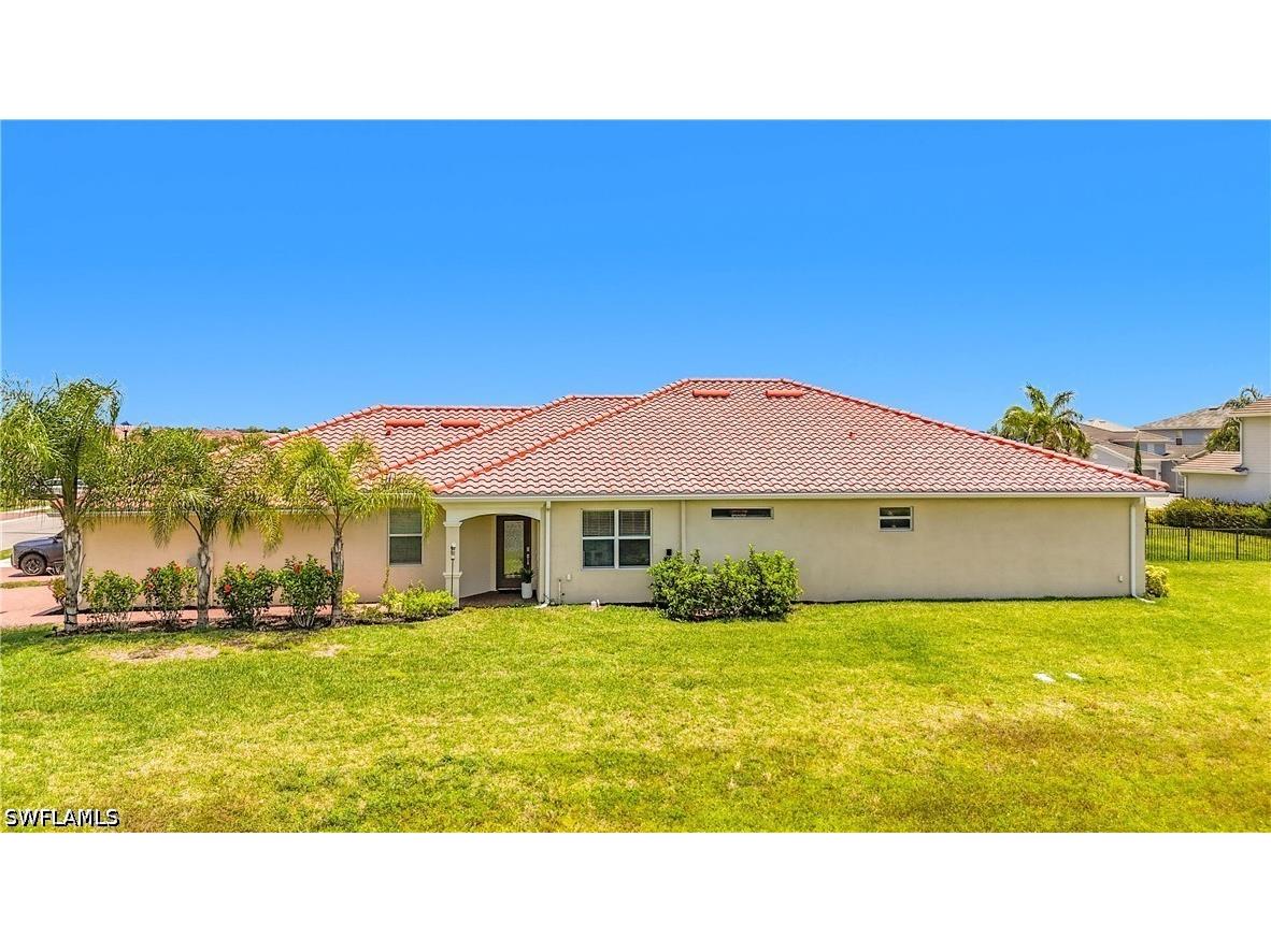 2558 Vine Avenue Naples FL 34120 226021688 image6