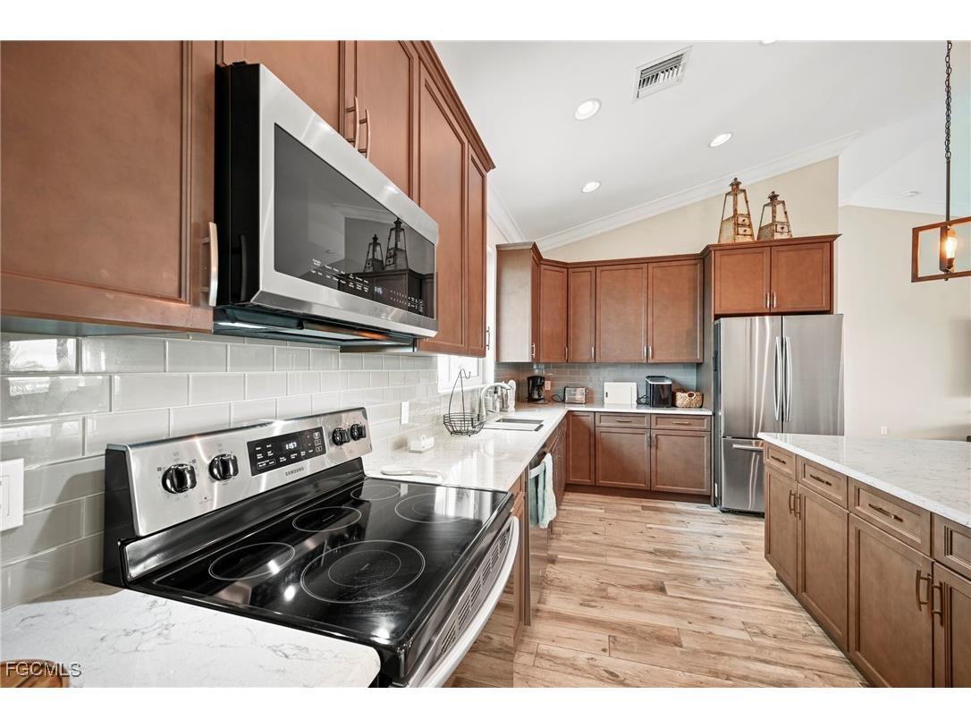 256 Ibis Street Fort Myers Beach FL 33931 2025014701 image22