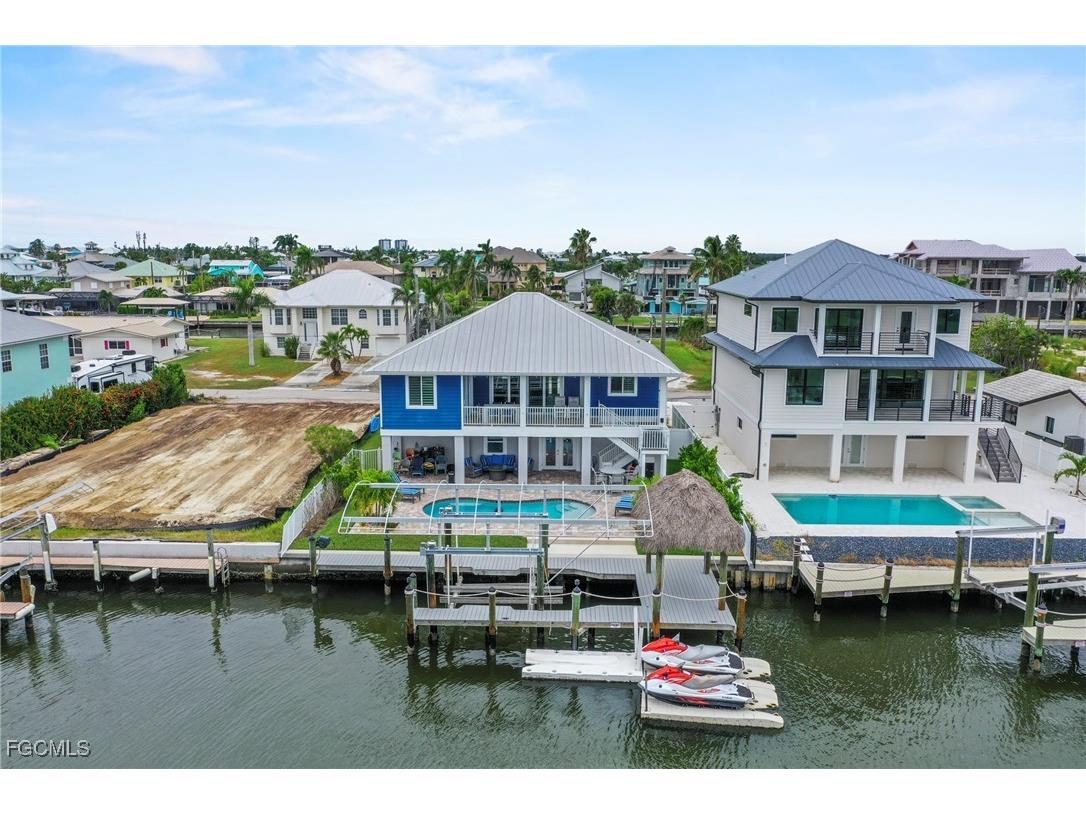 256 Ibis Street Fort Myers Beach FL 33931 2025014701 image3