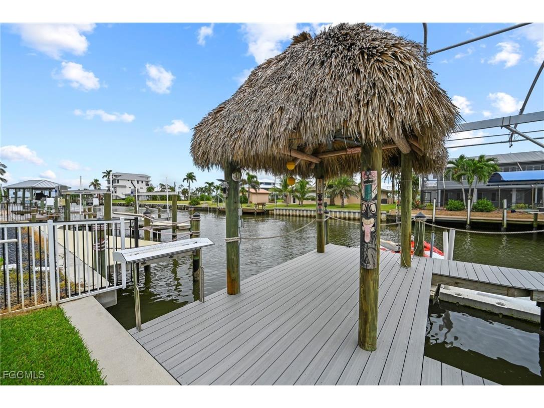 256 Ibis Street Fort Myers Beach FL 33931 2025014701 image4