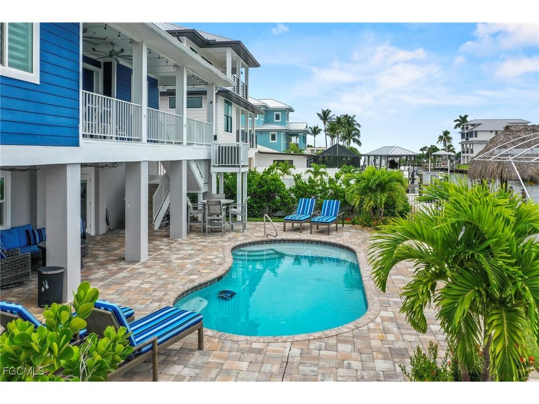 256 Ibis Street Fort Myers Beach FL 33931 2025014701 image5