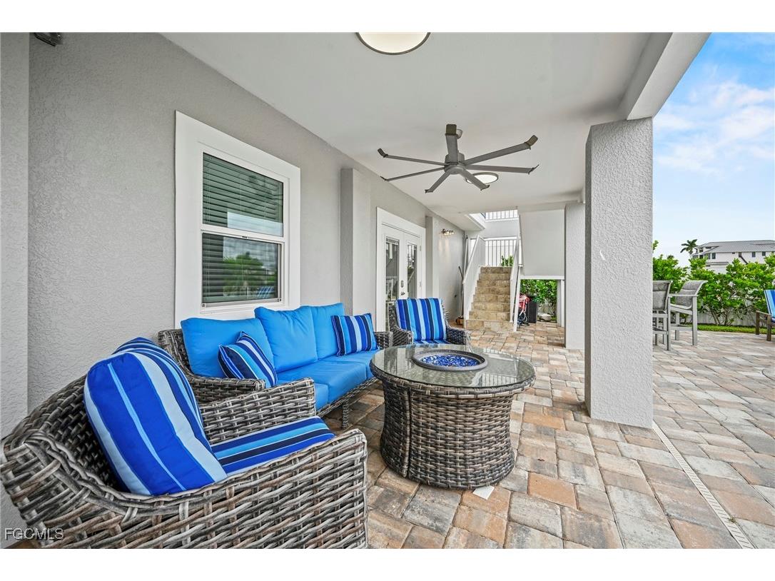 256 Ibis Street Fort Myers Beach FL 33931 2025014701 image8