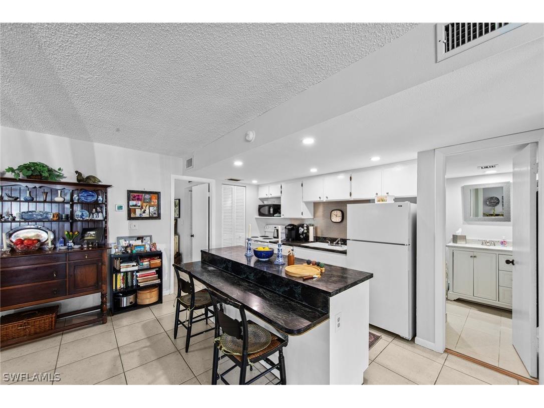 256 Palm Drive #1 Naples FL 34112 226008905 image12