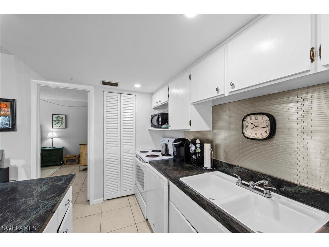 256 Palm Drive #1 Naples FL 34112 226008905 image15
