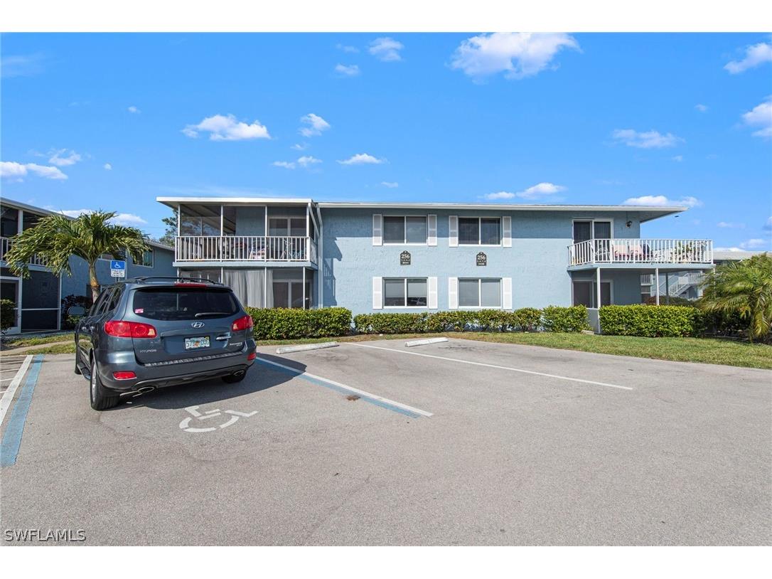 256 Palm Drive #1 Naples FL 34112 226008905 image3