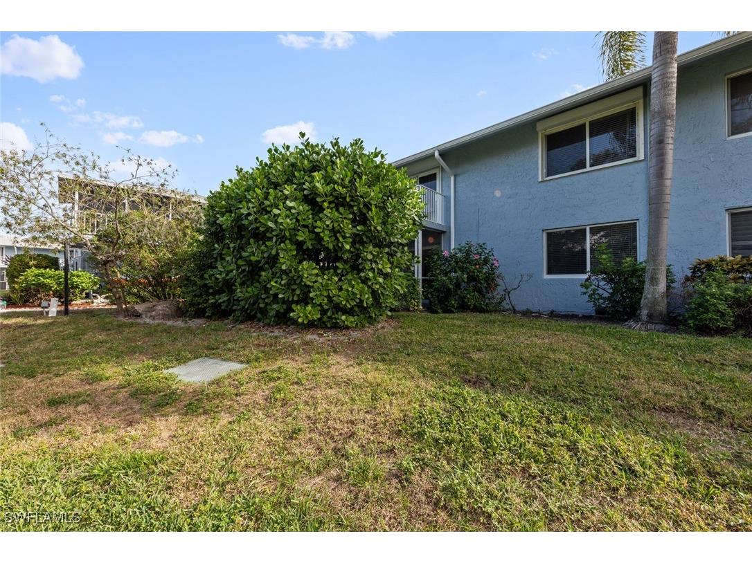 256 Palm Drive #6 Naples FL 34112 225064187 image23