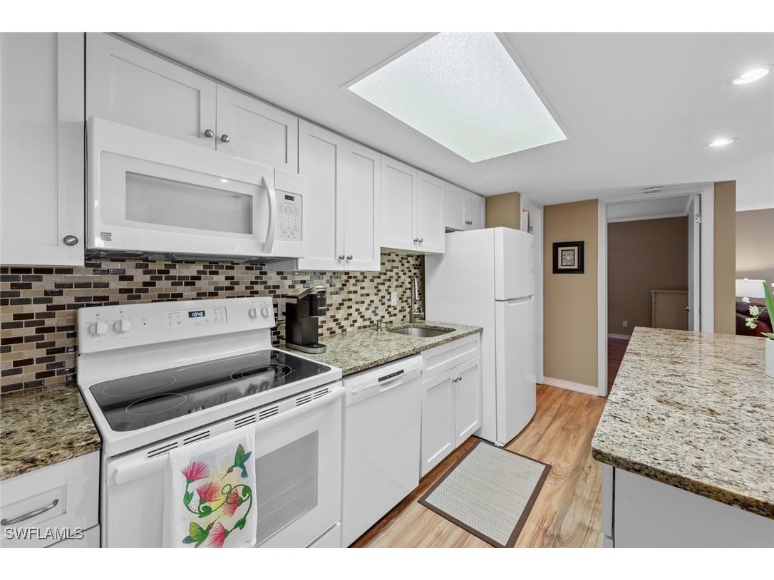 256 Palm Drive #6 Naples FL 34112 225064187 image5