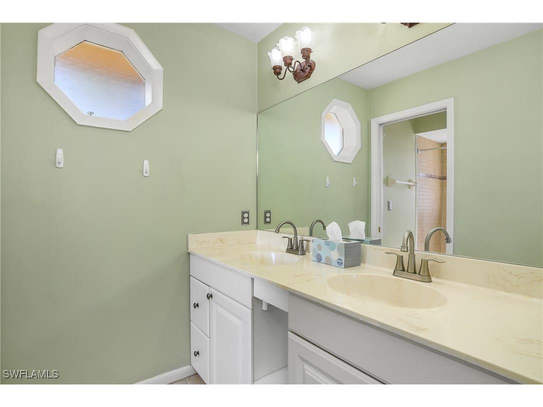 2560 11th Circle Naples FL 34103 225010275 image20