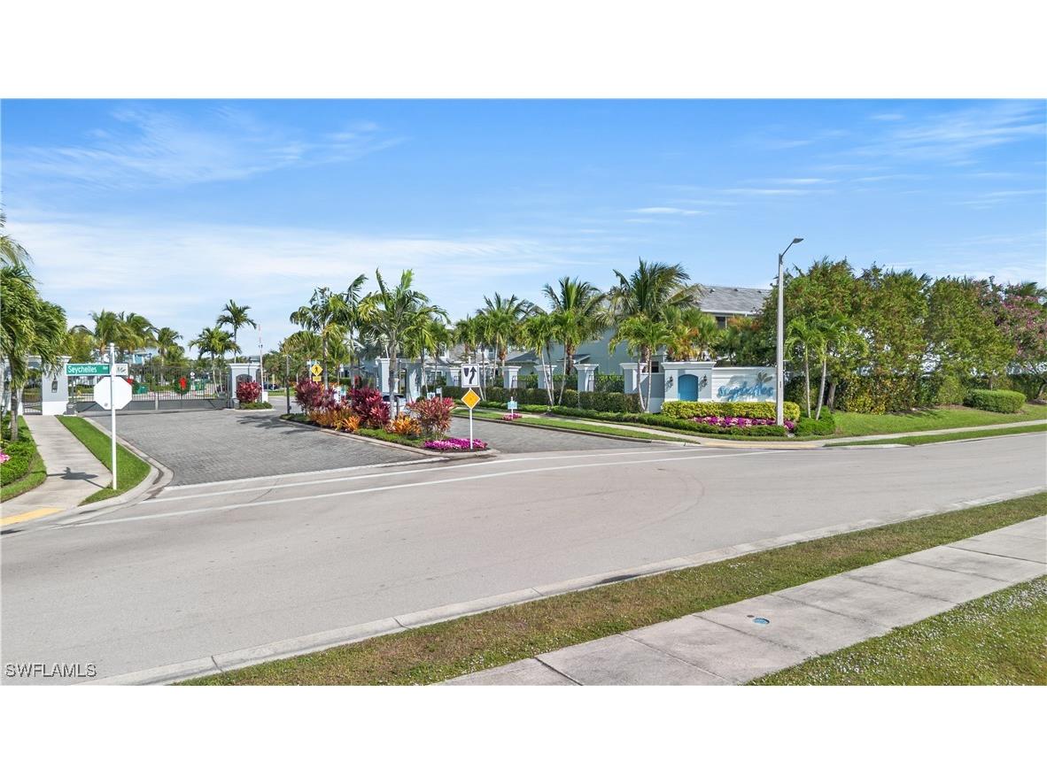 2560 Seychelles Drive #1003 Naples FL 34112 225082767 image19