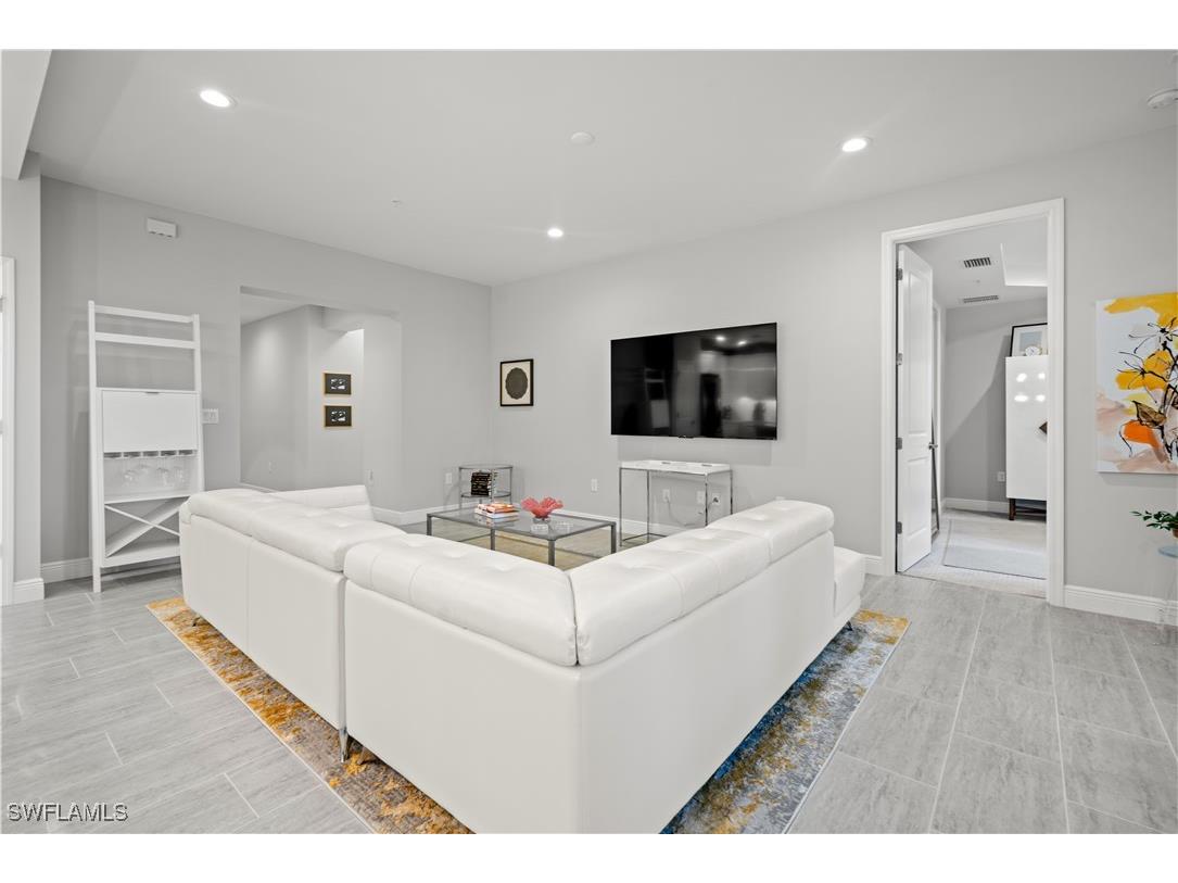 2560 Seychelles Drive #1003 Naples FL 34112 225082767 image4