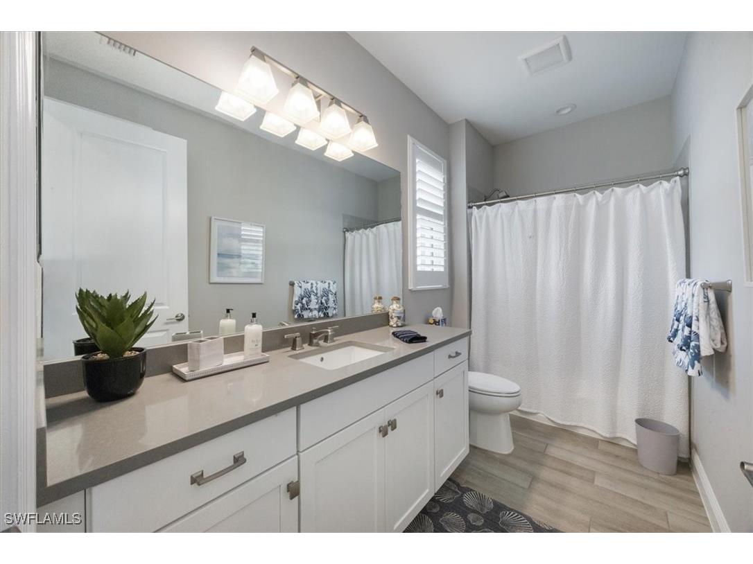 2560 Seychelles Drive #1005 Naples FL 34112 225079949 image16
