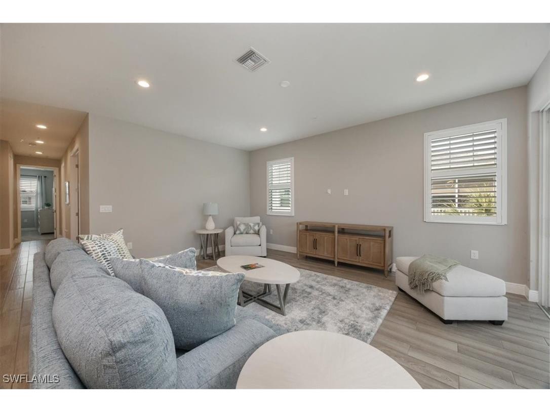 2560 Seychelles Drive #1005 Naples FL 34112 225079949 image4