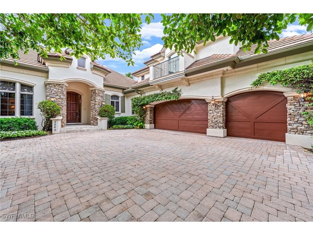 2560 W Half Moon Walk Naples FL 34102 224090608 image2