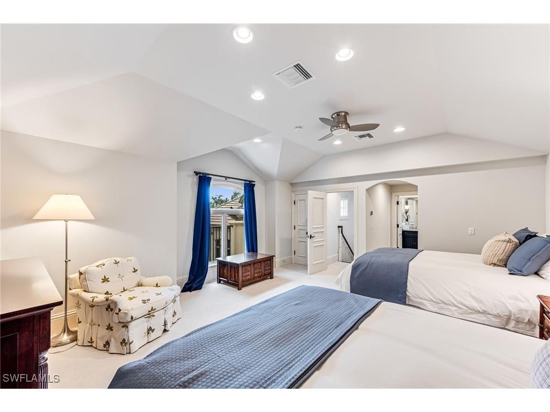 2560 W Half Moon Walk Naples FL 34102 224090608 image29