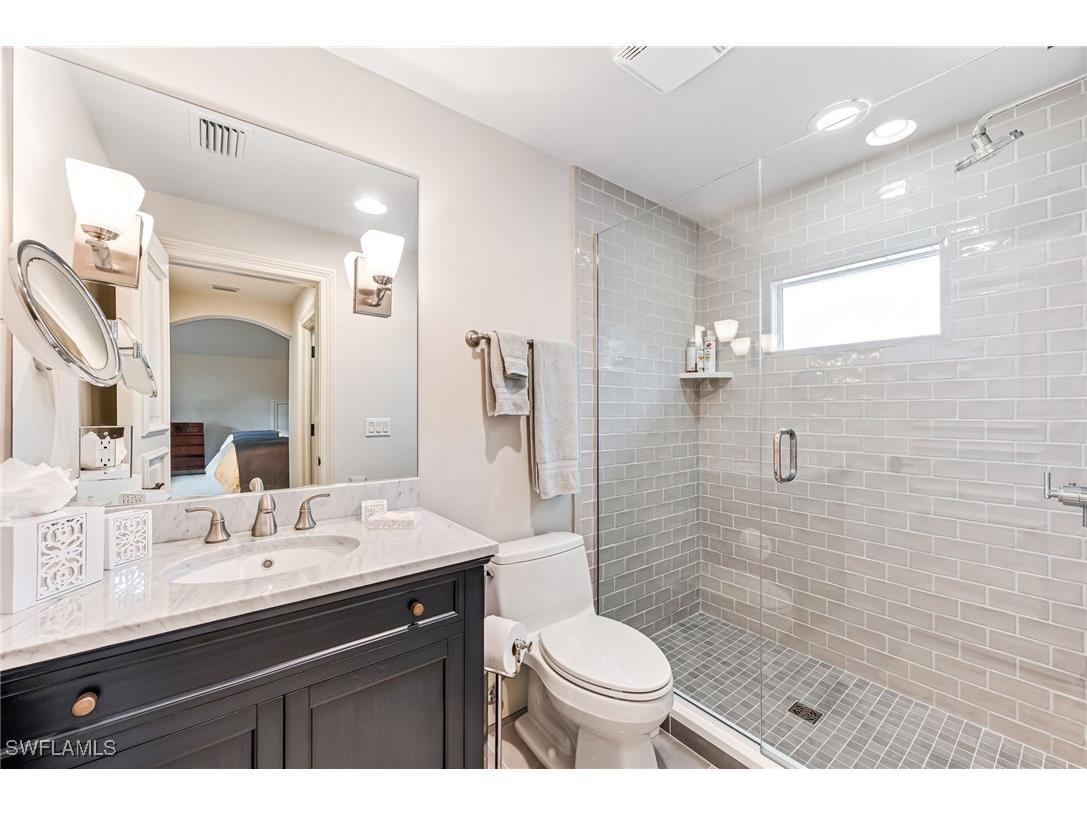 2560 W Half Moon Walk Naples FL 34102 224090608 image31