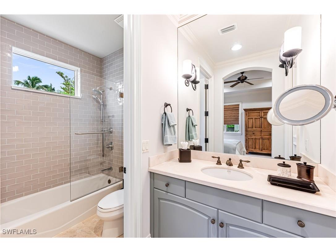 2560 W Half Moon Walk Naples FL 34102 224090608 image34