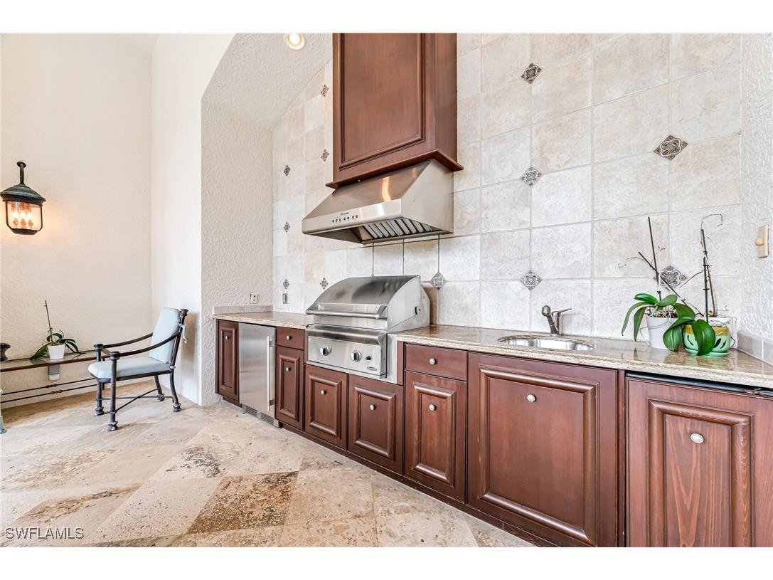 2560 W Half Moon Walk Naples FL 34102 224090608 image36