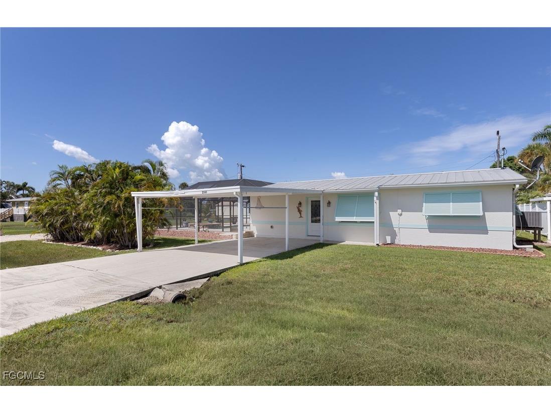 2561 Rose Avenue Saint James City FL 33956 2025008600 image1