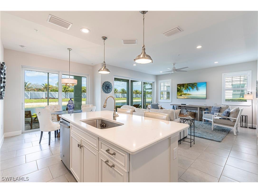 2561 Seychelles Drive #304 Naples FL 34112 226009284 image13