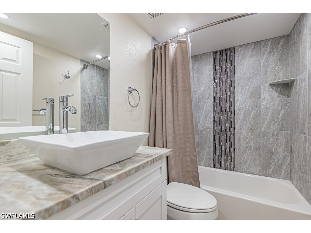 2562 Kings Lake Boulevard Naples FL 34112 226013114 image16