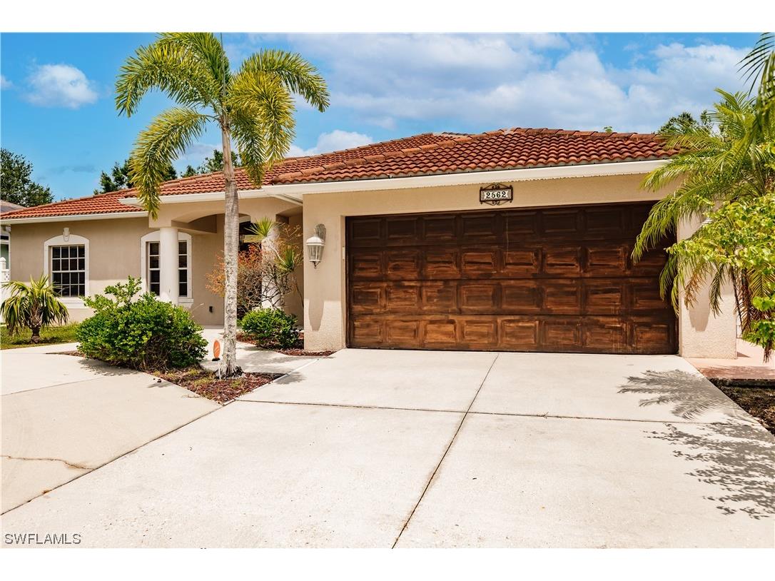 2562 Nature Pointe Loop Fort Myers FL 33905 223029336 image1