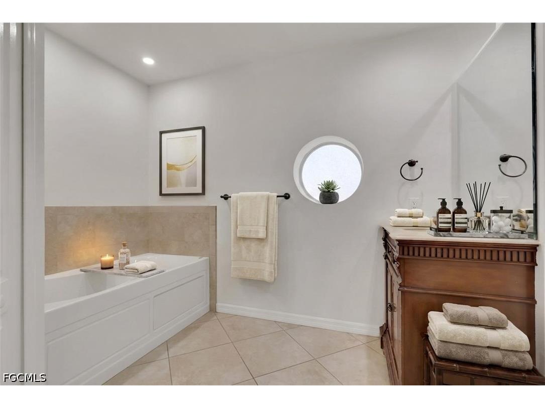 2562 SW 27th Place Cape Coral FL 33914 2026014865 image7