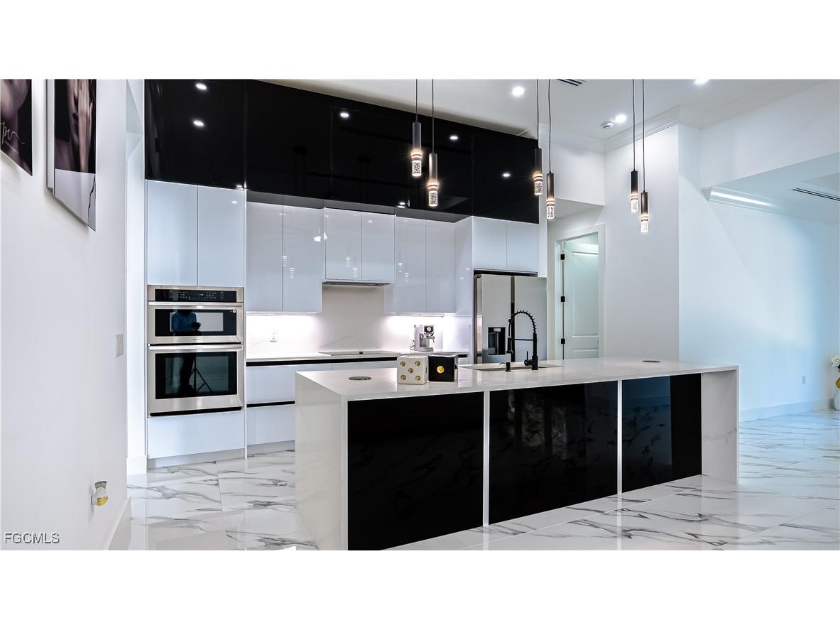 2565 28th Avenue SE Naples FL 34117 2025019655 image10