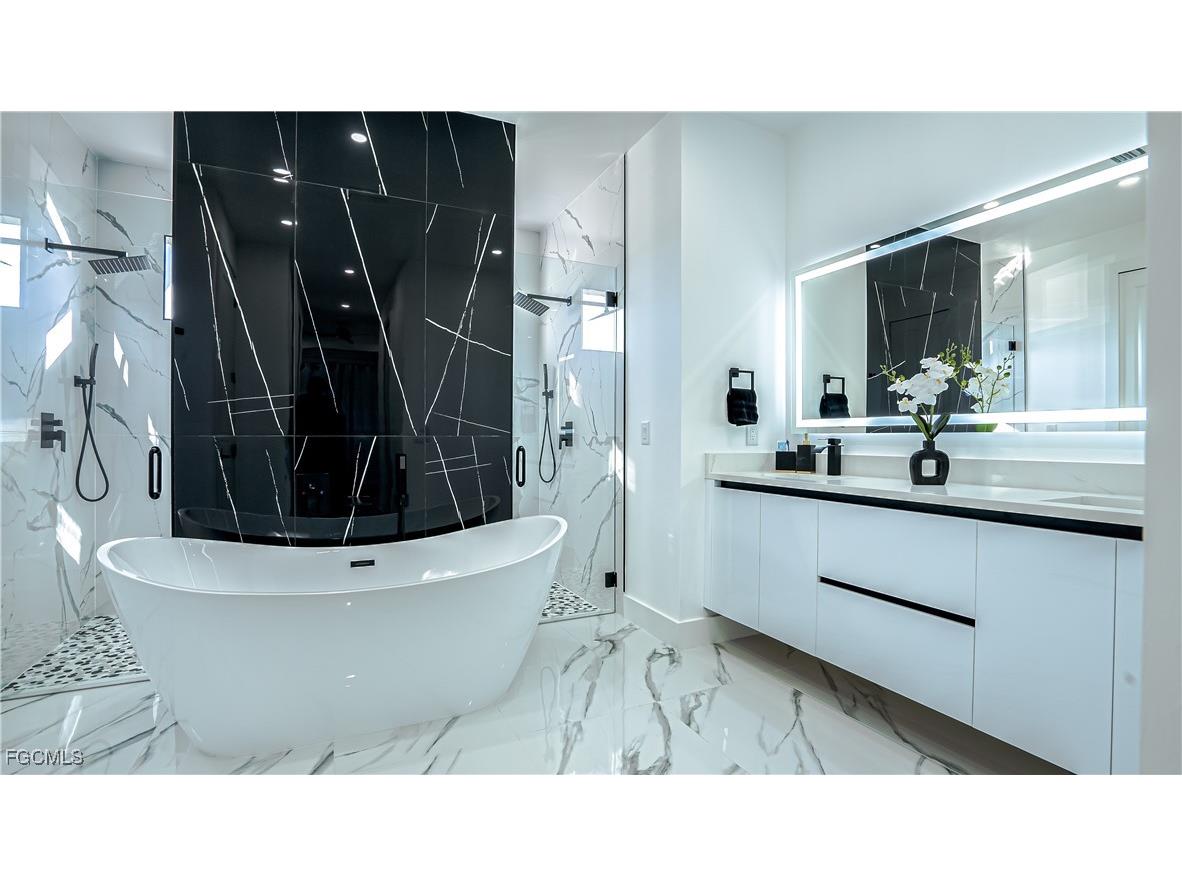 2565 28th Avenue SE Naples FL 34117 2025019655 image20