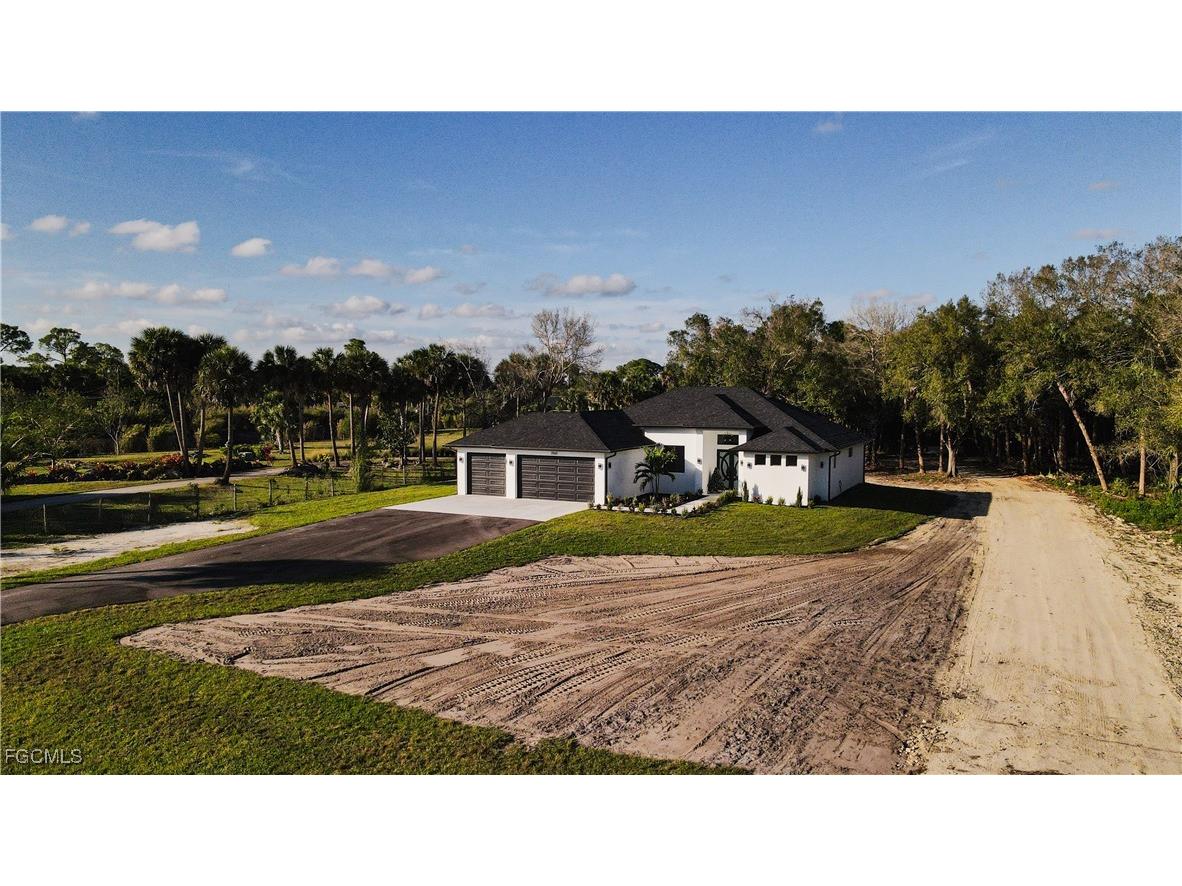 2565 28th Avenue SE Naples FL 34117 2025019655 image39