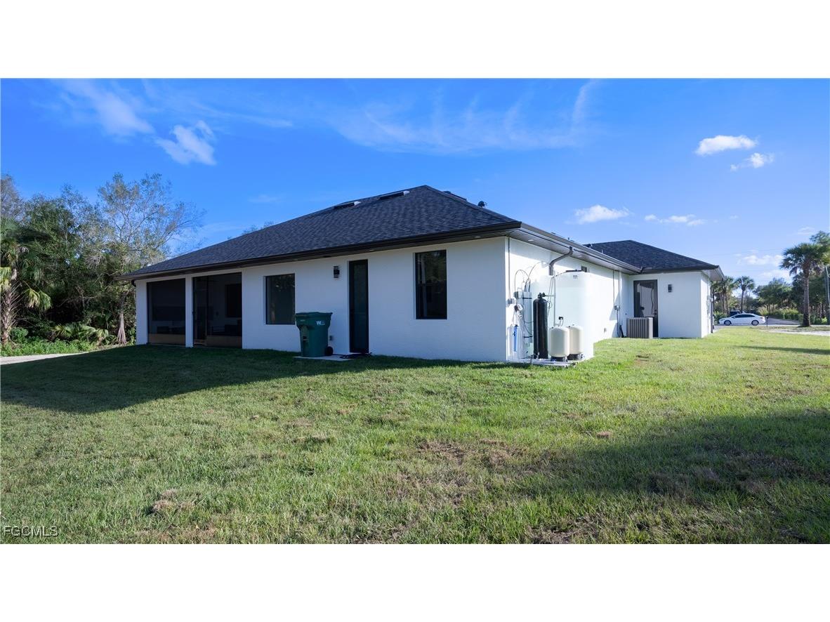 2565 28th Avenue SE Naples FL 34117 2025019655 image5