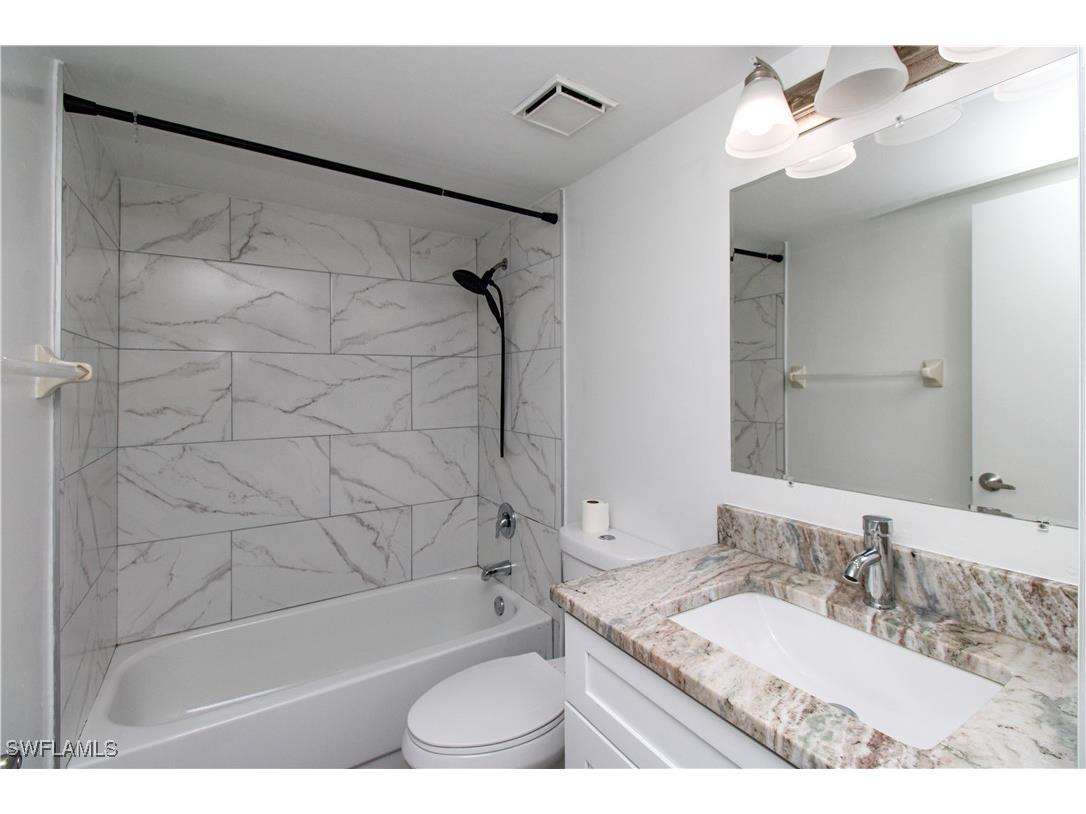 2566 Kings Lake Boulevard #104 Naples FL 34112 225049896 image20