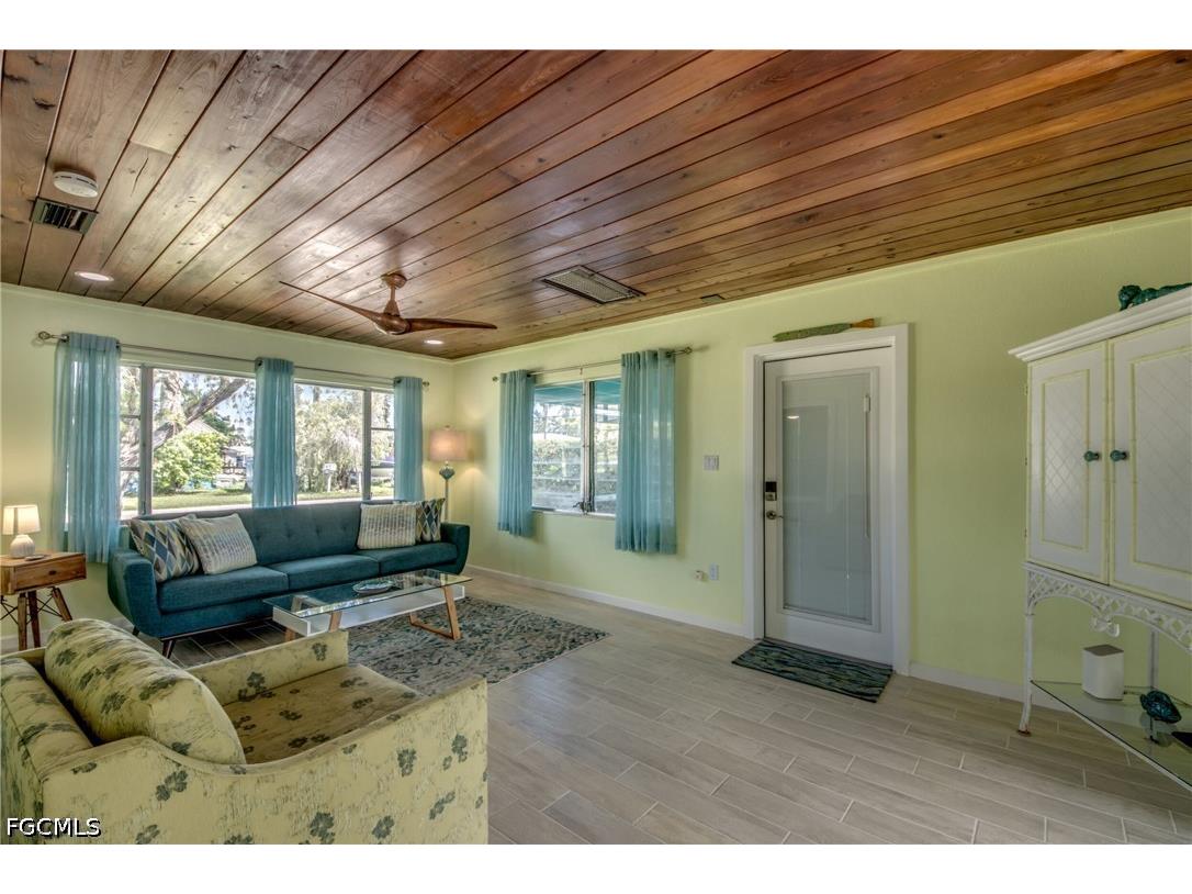 2567 Cay Cove Matlacha FL 33993 2026025826 image17
