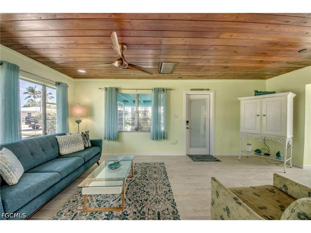 2567 Cay Cove Matlacha FL 33993 2026025826 image18