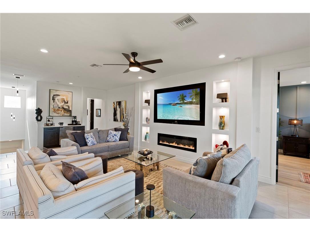 2567 Seychelles Dr #207 Naples FL 34112 225063277 image21