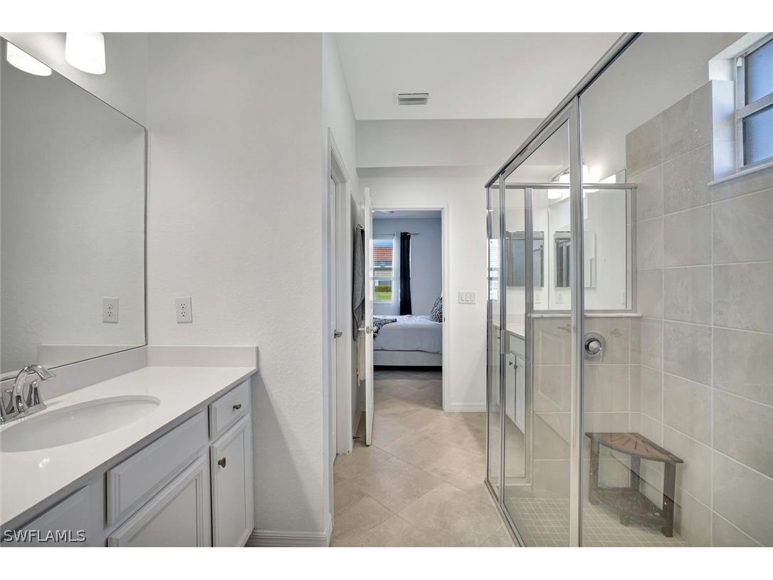 2567 Vine Avenue Naples FL 34120 226006253 image10