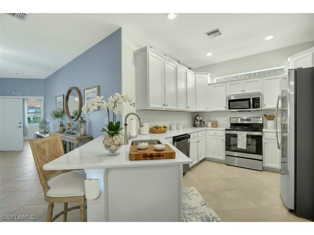 2567 Vine Avenue Naples FL 34120 226006253 image3