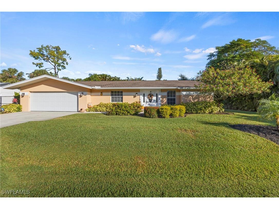 2569 Outrigger Lane Naples FL 34104 225080702 image2