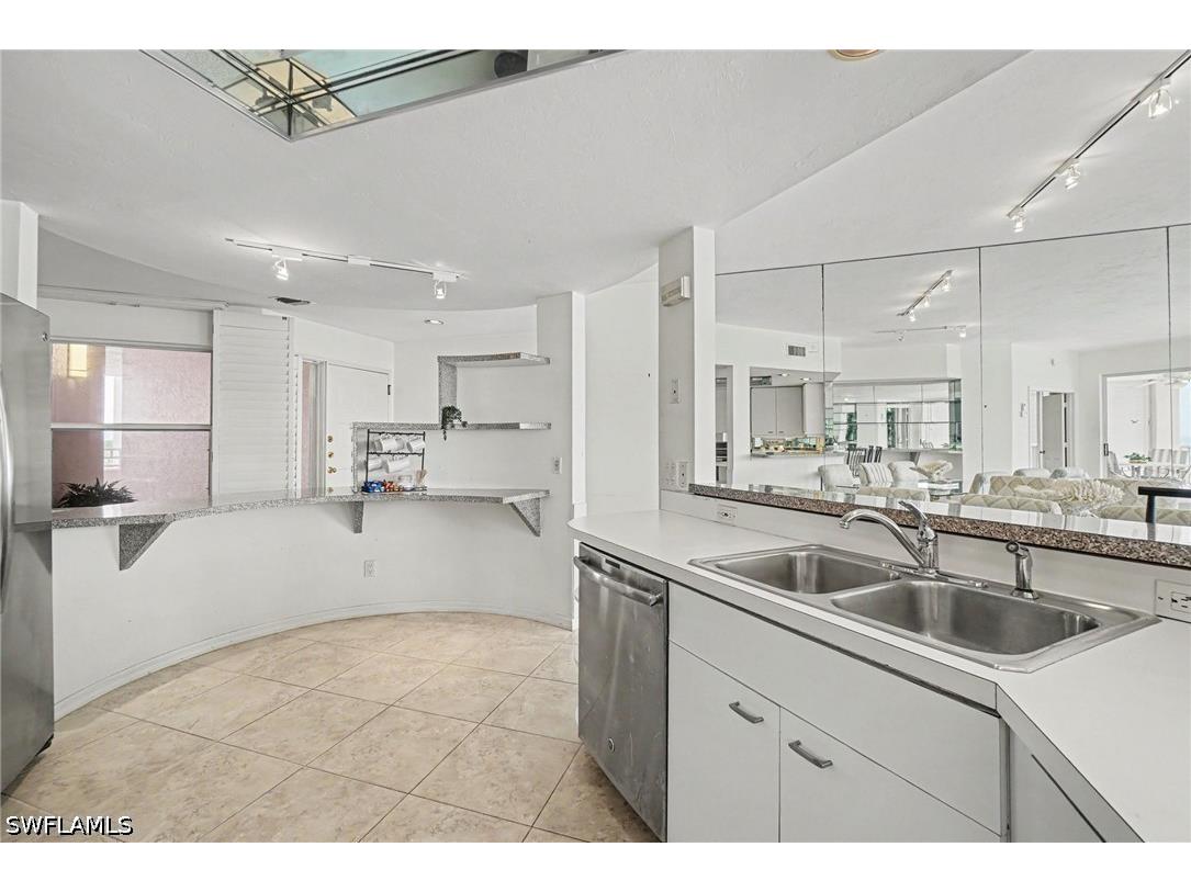 257 Barefoot Beach Blvd #602 Bonita Springs FL 34134 224025626 image14